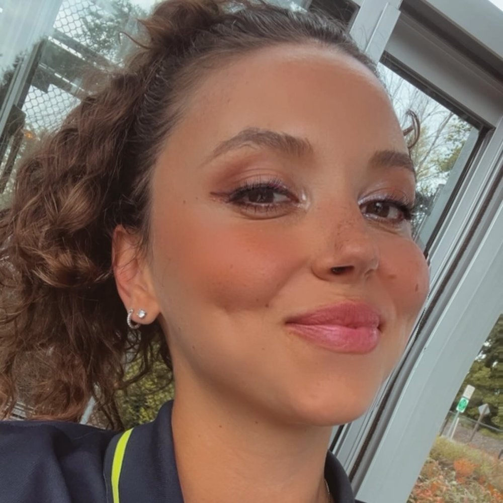 Meet your Posher, Yana